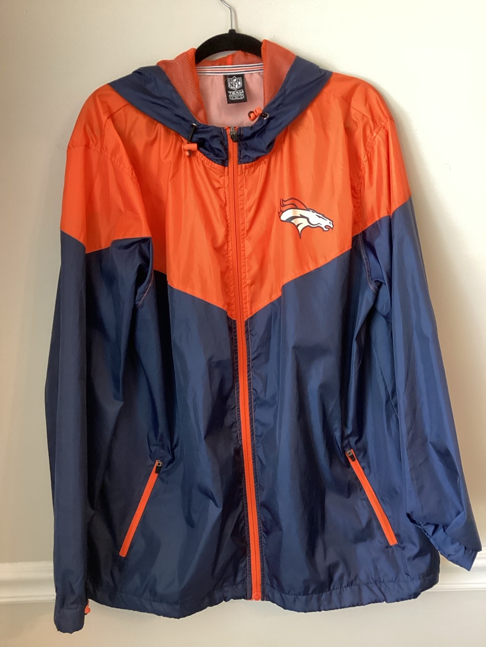 Denver Broncos Lightweight Windbreaker Rain Jacket NFL Team Apparel Extra-Large